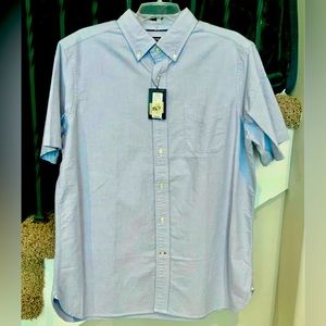 Men’s BRAND NEW Size Large Short Sleeve Shirt.   #867